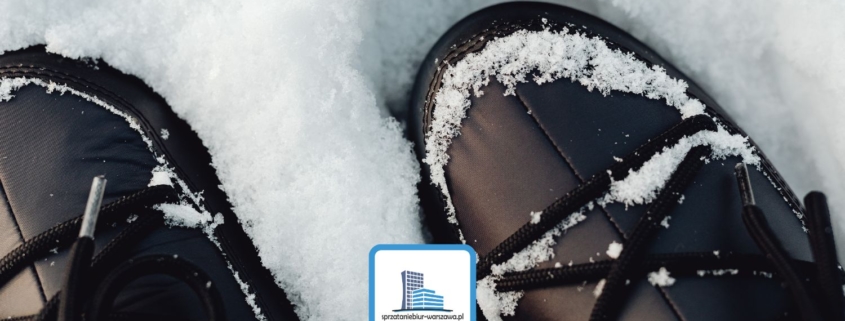 Wszędobylska sól zimą a sprzątanie biur